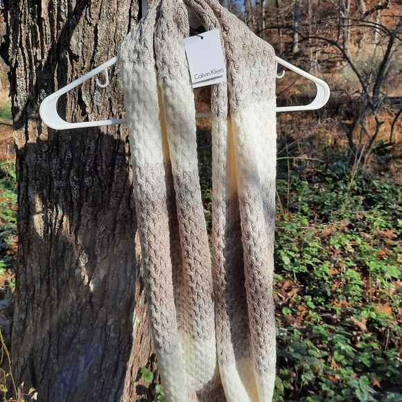 Infinity Scarf Calvin Klein Ombre Basket Stitch NWT - Picture 3 of 11